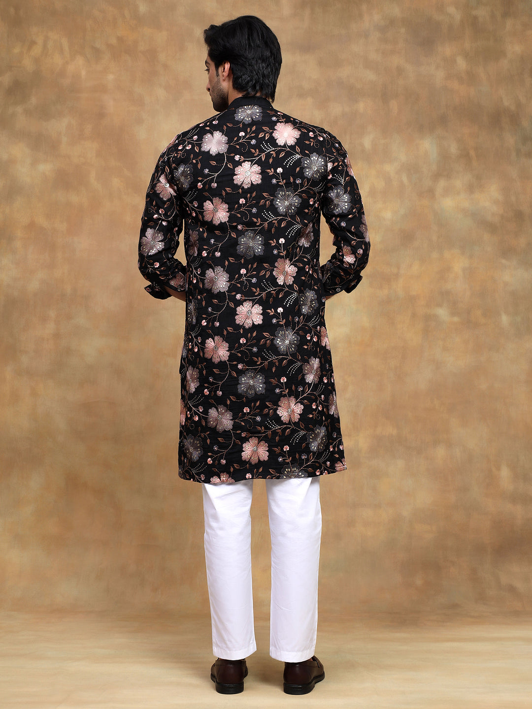 Black Floral Embroidered Kurta Pyjama