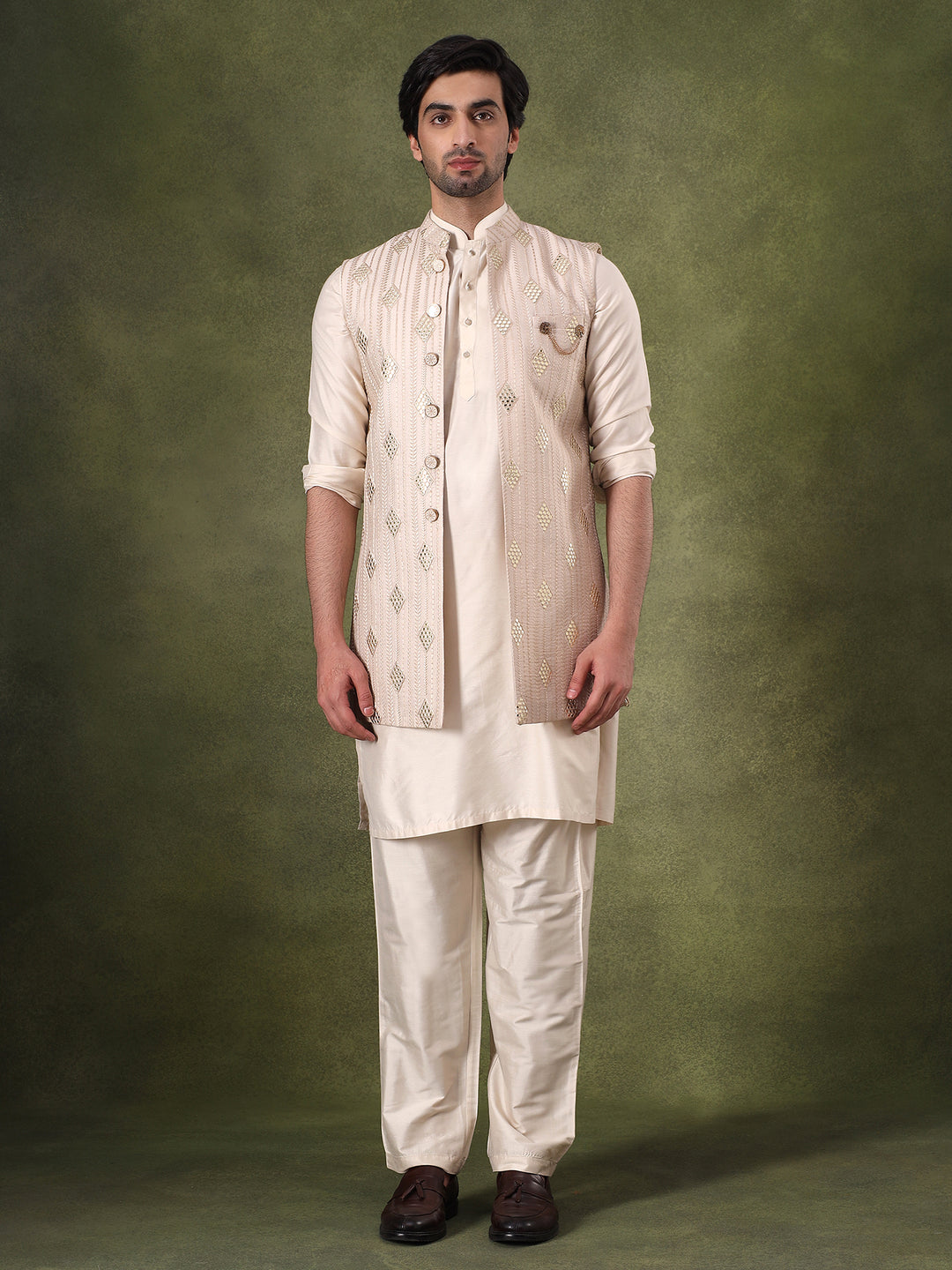 Ivory Thread Embroidered Kurta Set