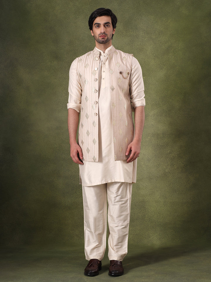 Ivory Thread Embroidered Kurta Set