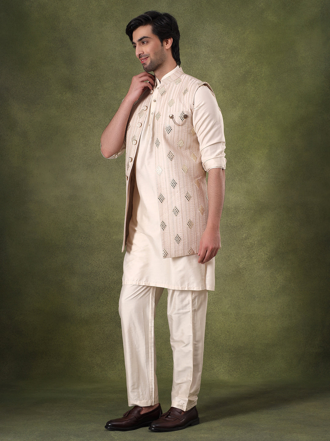 Ivory Thread Embroidered Kurta Set