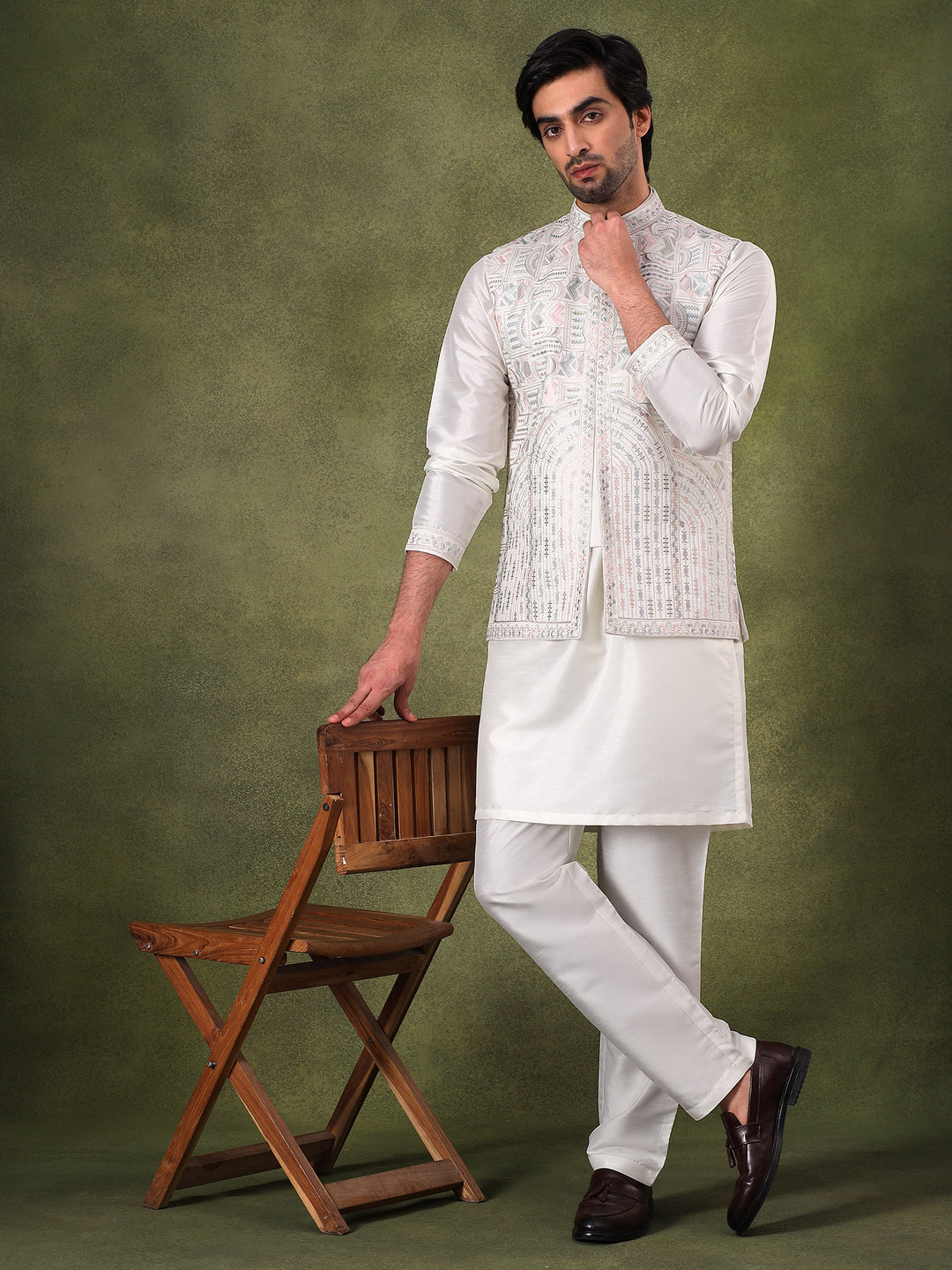 White Sleeveless Jacket Kurta Set